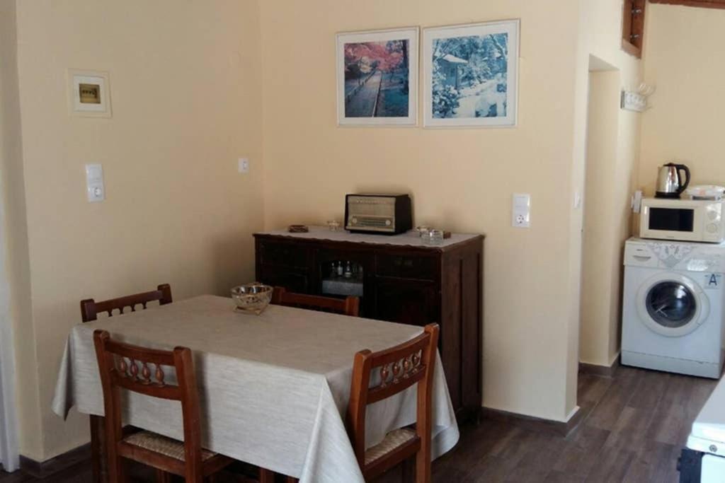 Traditional House With View Drymon Esterno foto