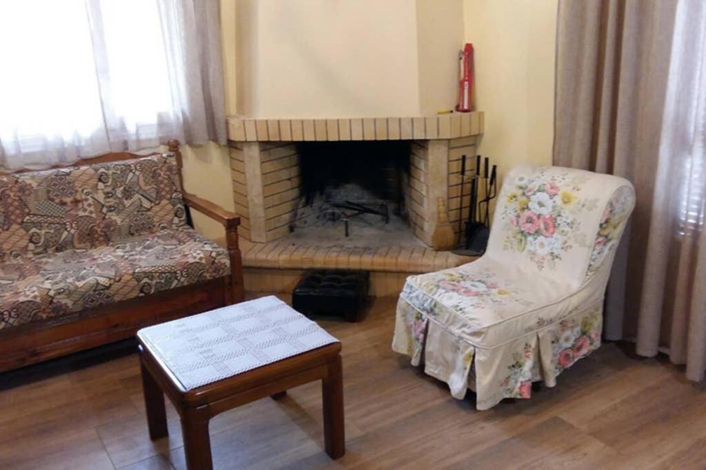 Traditional House With View Drymon Esterno foto