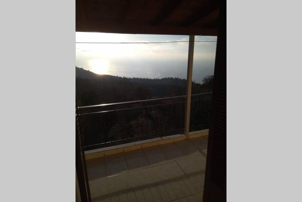 Traditional House With View Drymon Esterno foto