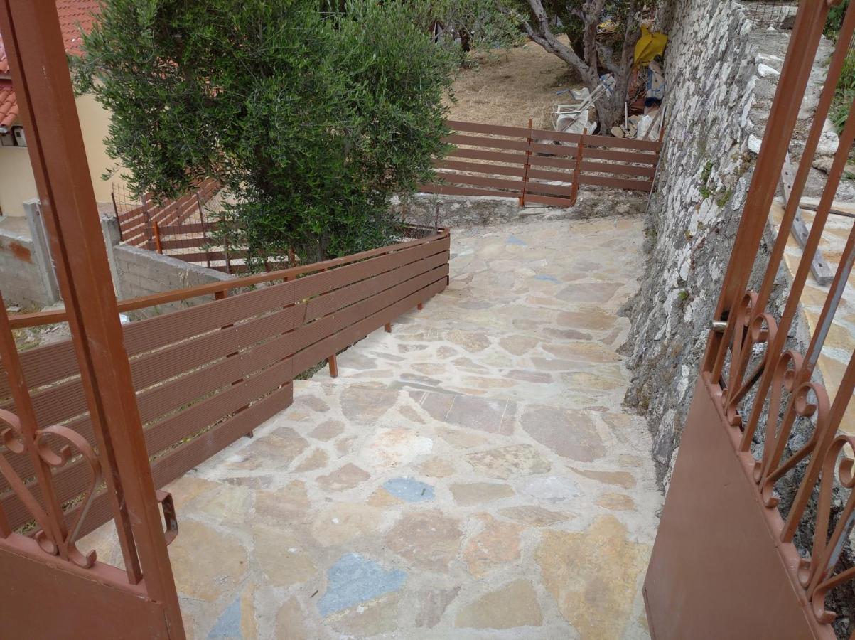 Traditional House With View Drymon Esterno foto
