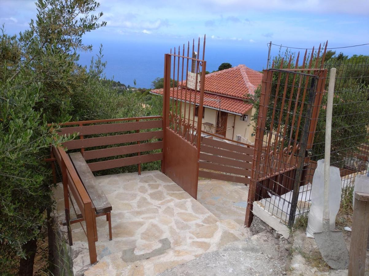 Traditional House With View Drymon Esterno foto