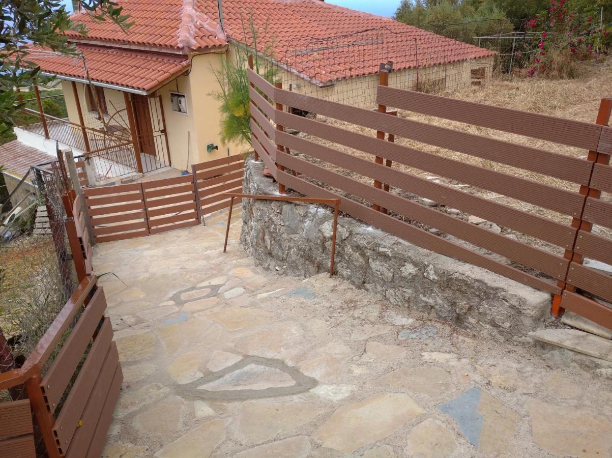 Traditional House With View Drymon Esterno foto