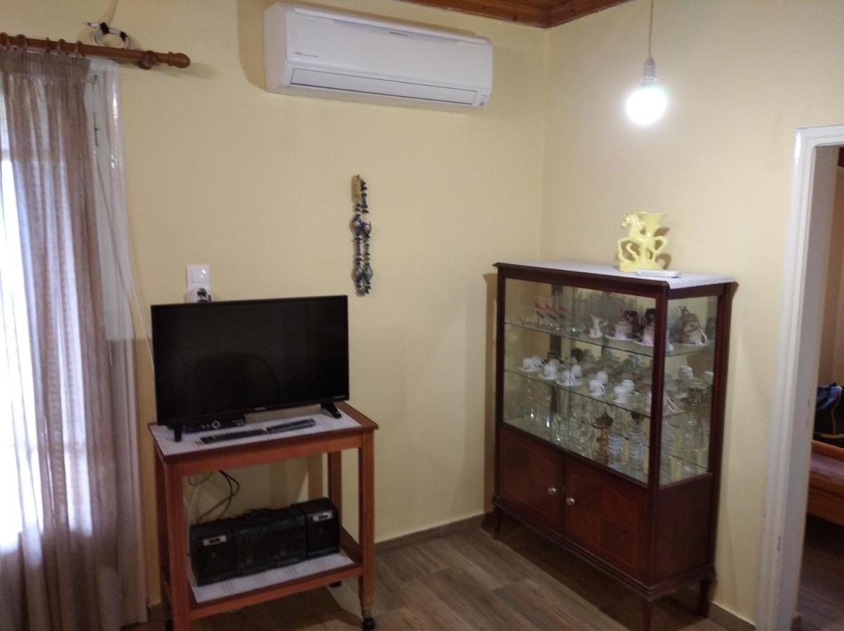 Traditional House With View Drymon Esterno foto